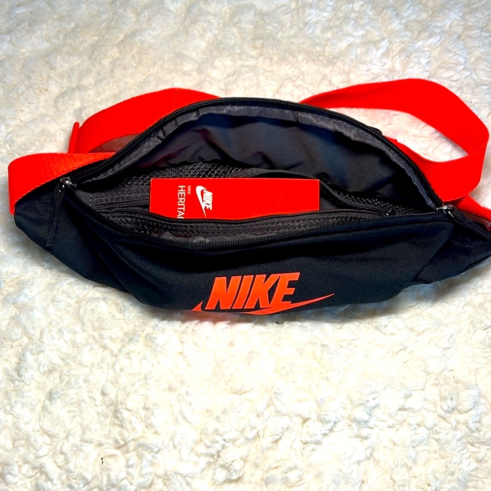 🔥Nike Fanny pack🔥 - Picture 2 of 3